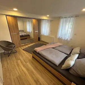 Zur Froehlichkeit Appartement